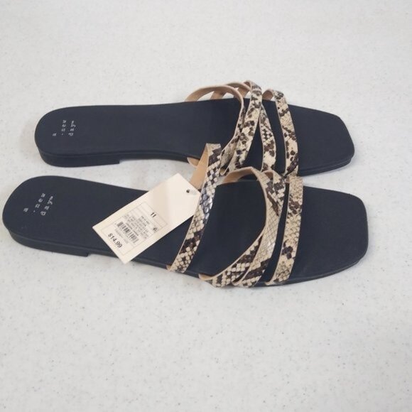 A New Day Sandals Snakeskin Size 11 Women Embossed Strappy Slide On Sandal NWT - Picture 3 of 7